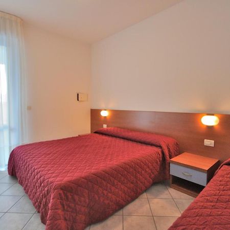 Residence Eurostar Бибионе Екстериор снимка