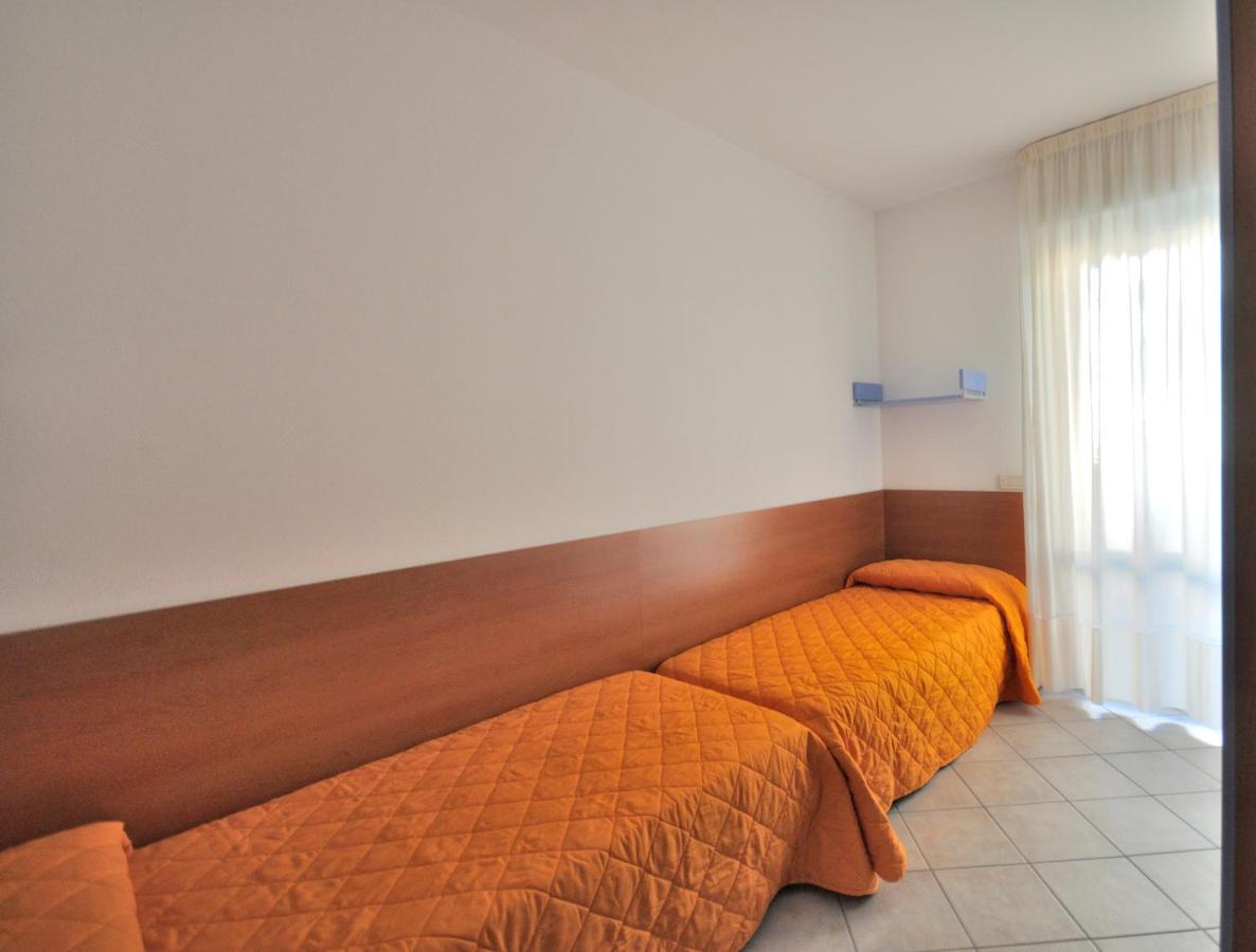 Residence Eurostar Бибионе Екстериор снимка