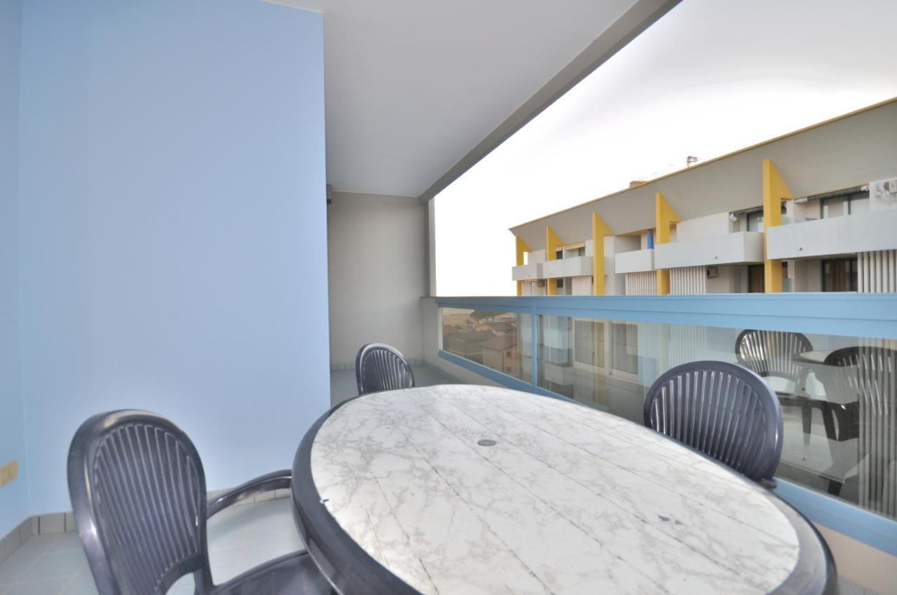 Residence Eurostar Бибионе Екстериор снимка